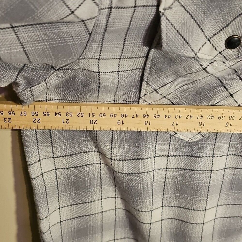 Wrangler Men's Blue and White Plaid Snap- Button Down Shirt Size L - Picture 4 of 4